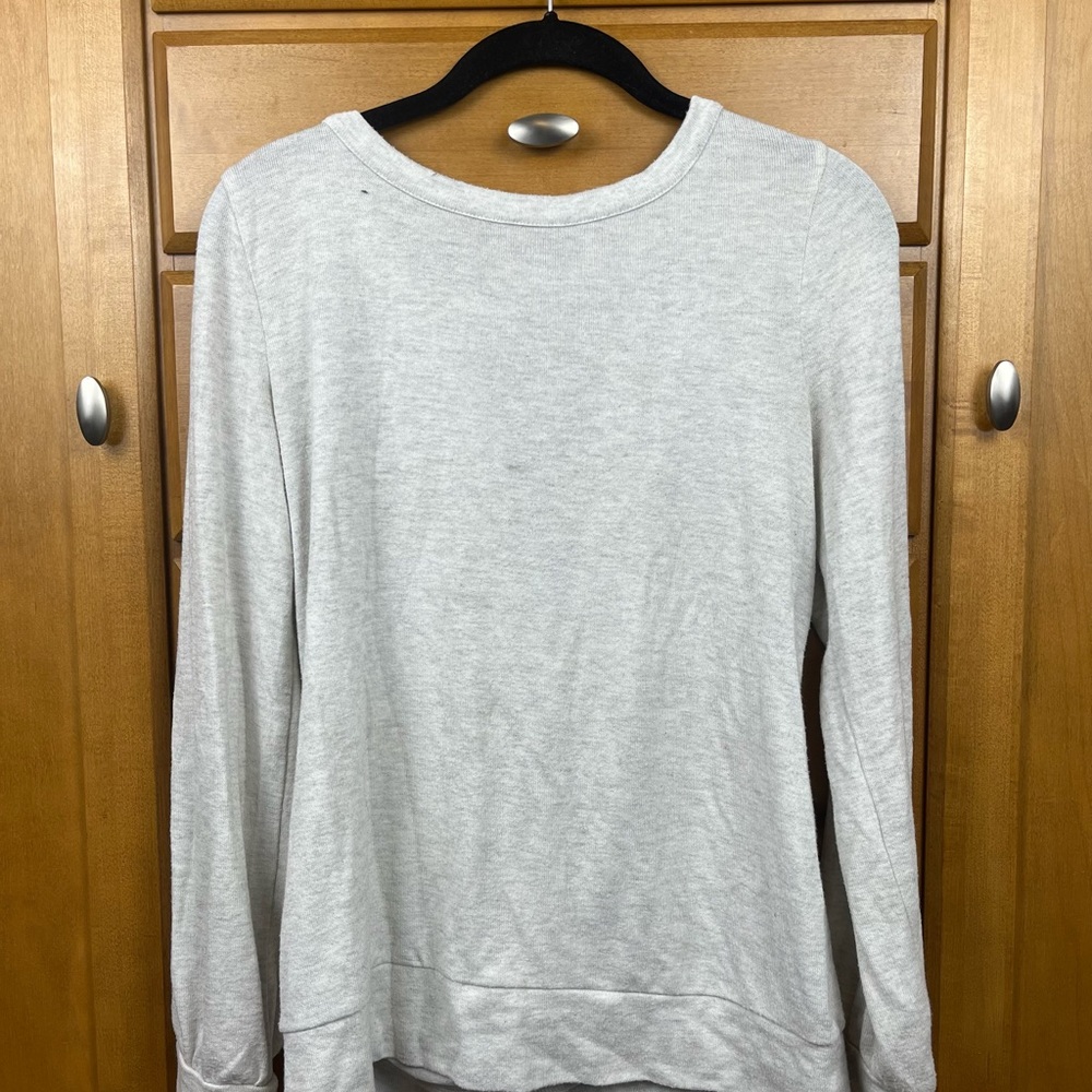 Small Ann Taylor Loft cozy top. Super light heather we gray color.